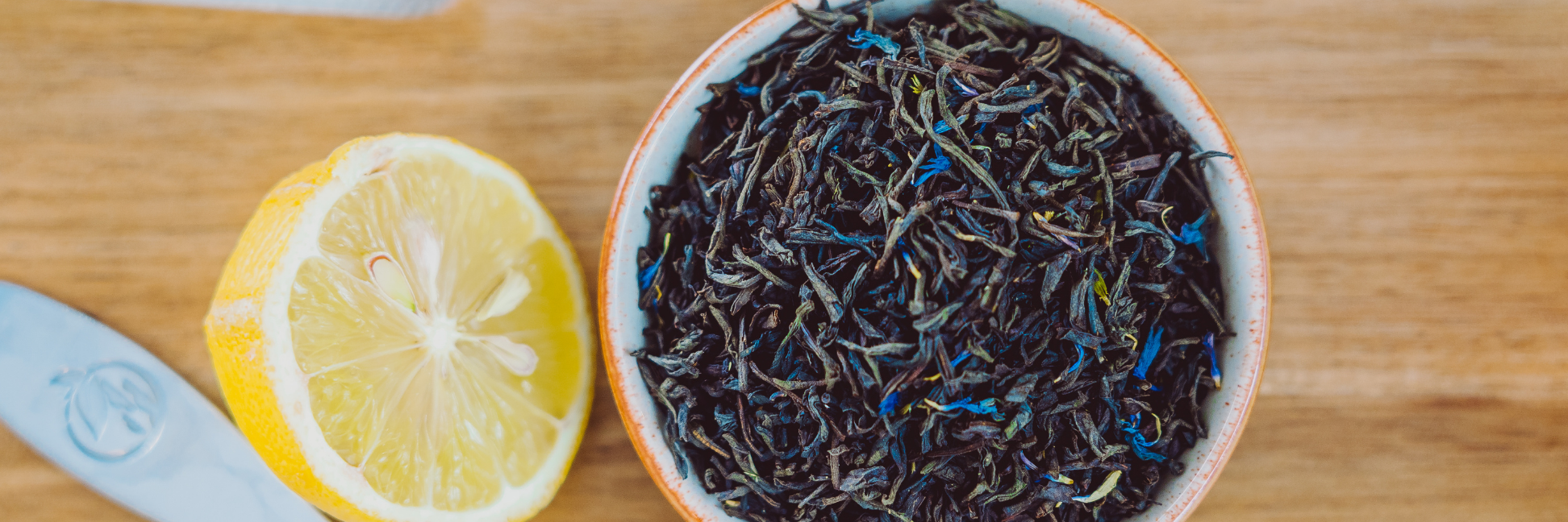 early grey tea with lemon