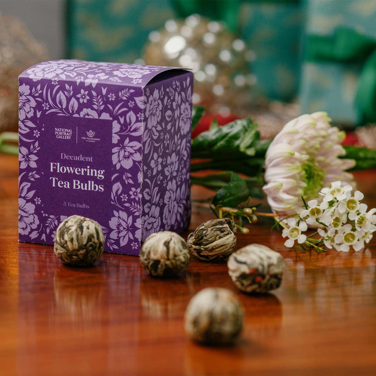 Queen Charlotte - Flowering Tea Bulbs